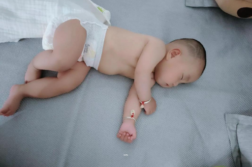 黄南怀孕肚子撑的难受